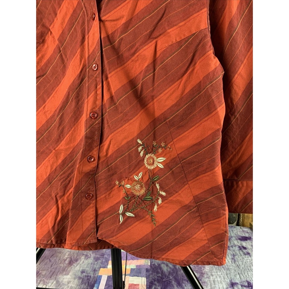 St. John’s Bay Womens Medium 3/4 Sleeve Chelsea Neck Button Up Shirt Embroidered - Picture 3 of 7